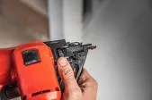 Pistol inclinat pentru cuie 15 GA M18 FUEL - Milwaukee M18 FN15GA-0X