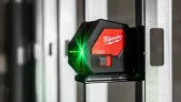 Nivela laser cu 2 planuri cu fascicul verde, cu baterii alcaline - Milwaukee CLL-C
