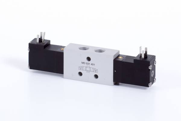 Distribuitor 5/3 electric, centru presurizat tip MD