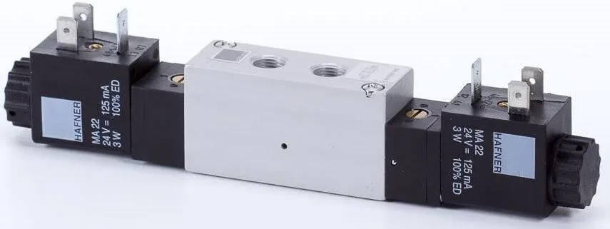 Distribuitor 5/3 electric, montaj pe placa, centru presurizat, porturi distribuitor, tip MH